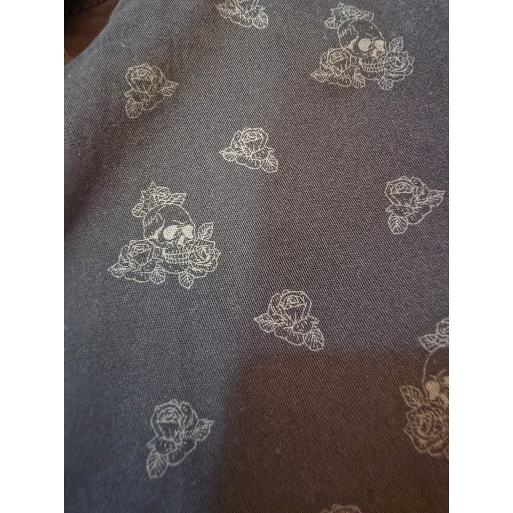 Modern Culture Men's Flat Front Chino Shorts Size 32 - Black Skulls & Roses NWT - Picture 4 of 5